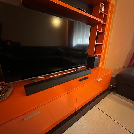 Stay In Style - Vibrant Condo In San Giovanni Lupatoto Bagian luar foto