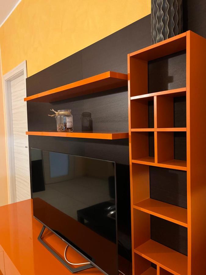 Stay In Style - Vibrant Condo In San Giovanni Lupatoto Bagian luar foto