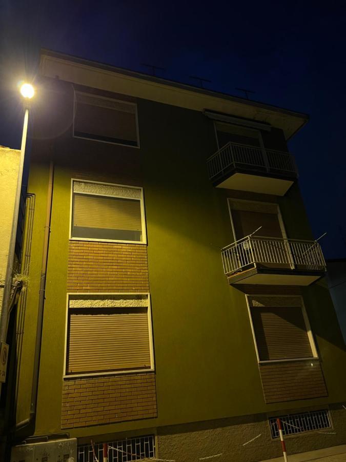 Stay In Style - Vibrant Condo In San Giovanni Lupatoto Bagian luar foto