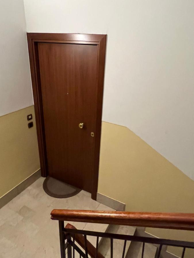 Stay In Style - Vibrant Condo In San Giovanni Lupatoto Bagian luar foto