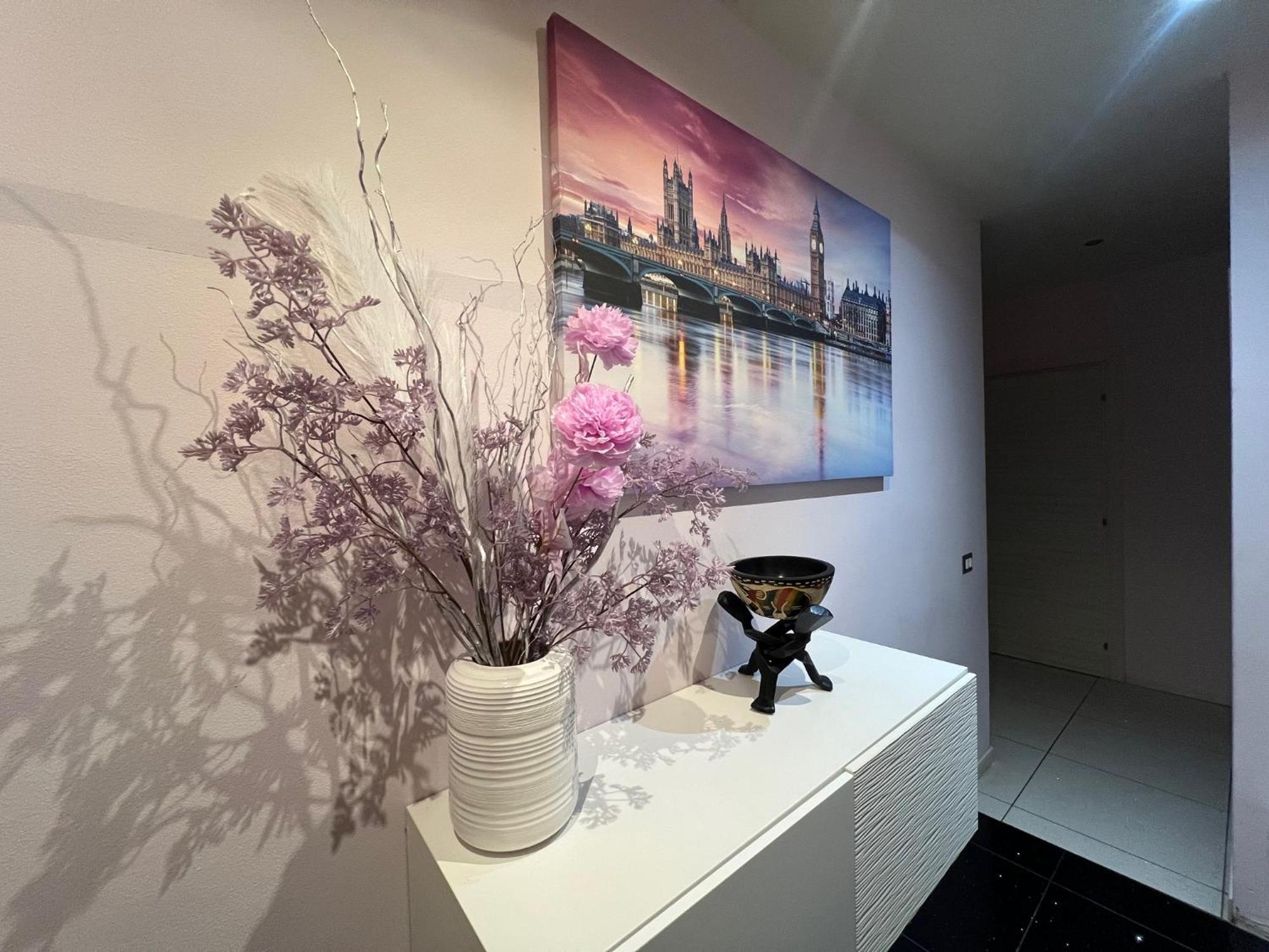 Stay In Style - Vibrant Condo In San Giovanni Lupatoto Bagian luar foto