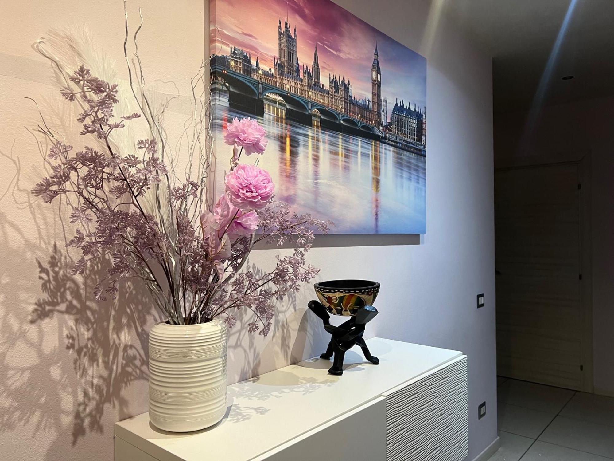 Stay In Style - Vibrant Condo In San Giovanni Lupatoto Bagian luar foto