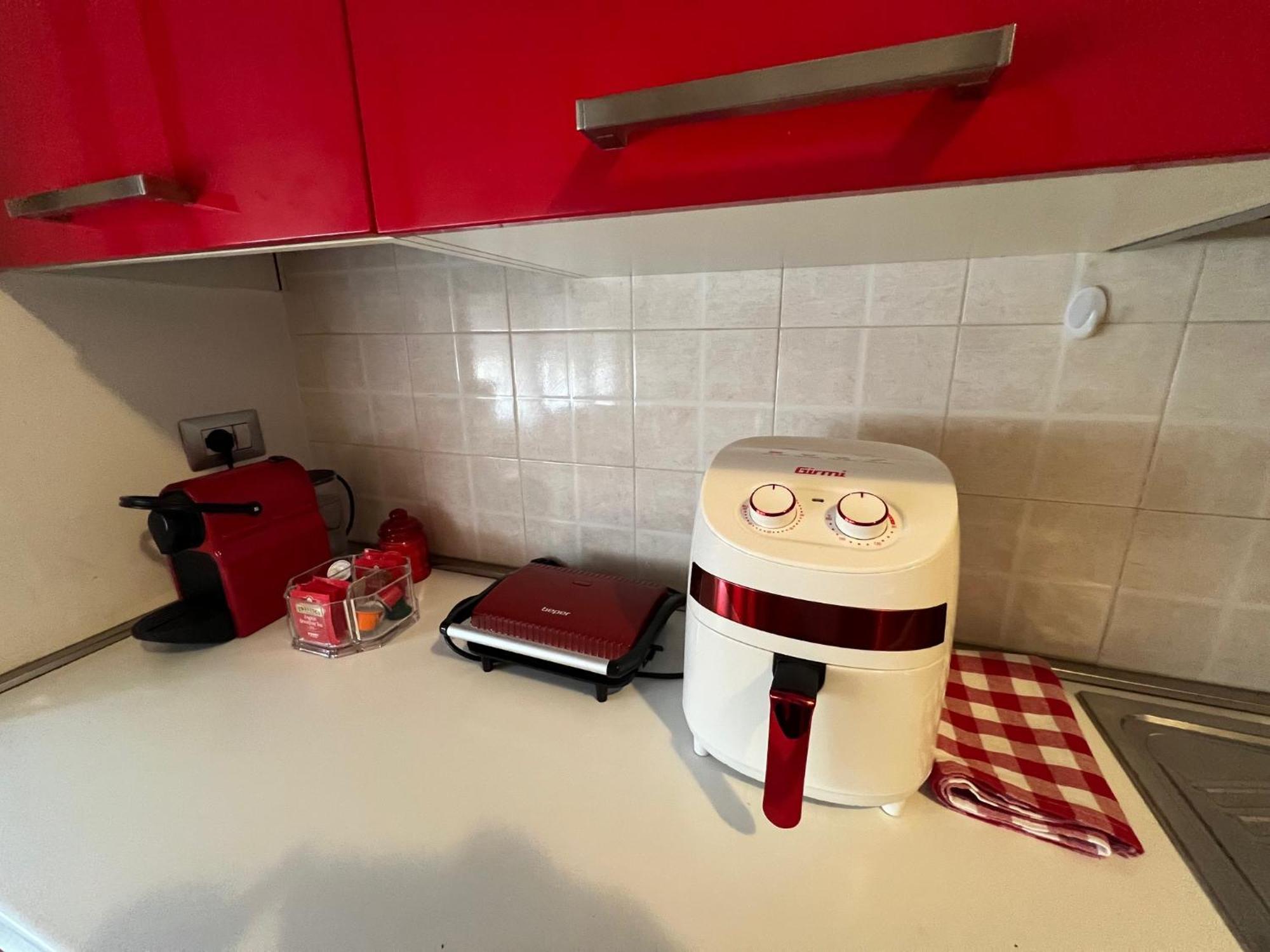 Stay In Style - Vibrant Condo In San Giovanni Lupatoto Bagian luar foto