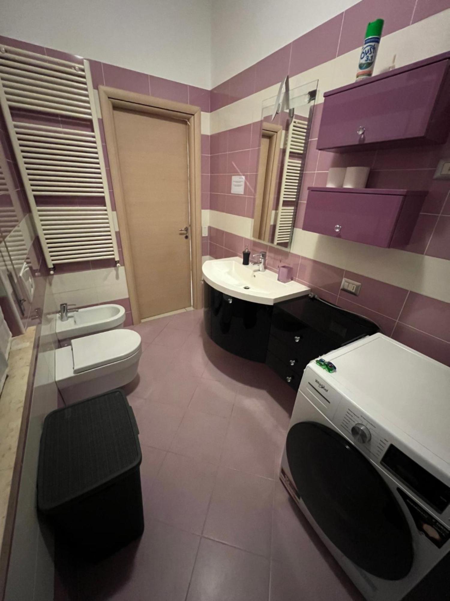 Stay In Style - Vibrant Condo In San Giovanni Lupatoto Bagian luar foto